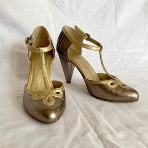 Seychelles chic silver heels